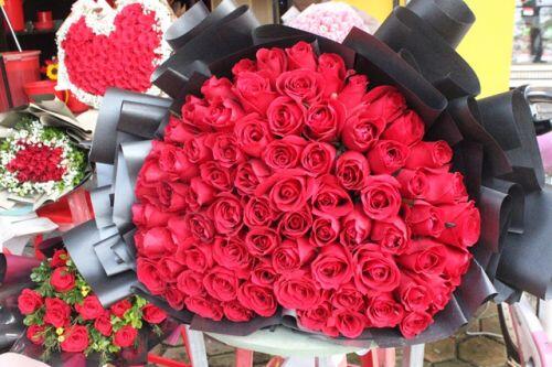 Lo sợ virus Corona, các shop hoa giảm nhập hồng ngoại