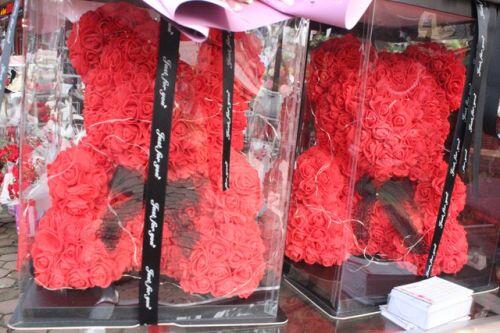 Lo sợ virus Corona, các shop hoa giảm nhập hồng ngoại