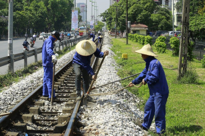 Vay ngân hàng để trả lương công nhân
