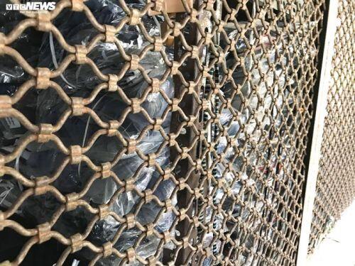 'Đói' hàng, vắng khách, tiểu thương chợ Đồng Xuân chỉ bán hàng nửa buổi