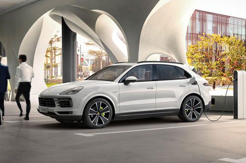SUV mạnh 455 mã lực, siêu tiết kiệm xăng, giá hơn 2 tỷ đồng