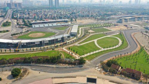 Hoàn thành hơn 5,6 km đường đua, F1 Hà Nội 'nín thở' chờ diễn biến dịch COVID-19