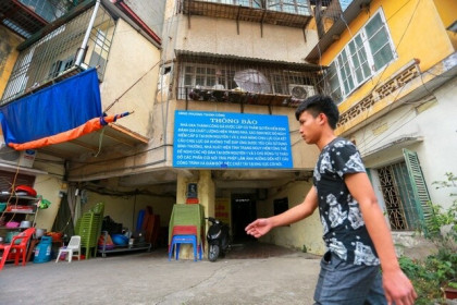 Cuộc sống chật chội trong khu tập thể “không biết sập lúc nào” ở Hà Nội