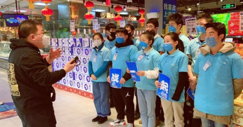 Thiếu lao động vì COVID-19, các công ty Trung Quốc 'xài chung' nhân viên