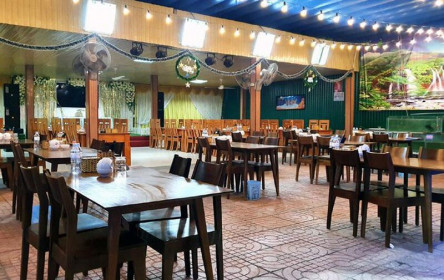 Cả tháng bán hơn chục két bia, quán nhậu lo đóng cửa