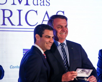Thị trưởng Miami nhiễm COVID-19 sau khi tiếp xúc phái đoàn Brazil