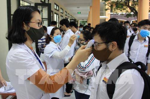Dịch COVID-19: Xử lý trường hợp sốt, ho, khó thở ở trường học