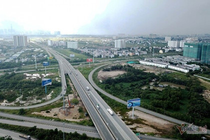 Hàng chục dự án 'đứng hình', TP.HCM kiến nghị tháo gỡ khó khăn cho doanh nghiệp