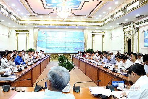 Hàng chục dự án 'đứng hình', TP.HCM kiến nghị tháo gỡ khó khăn cho doanh nghiệp