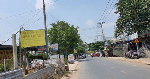 Cầu sắt chưa xong, giá đất quanh bến phà An Phú Đông đã tăng mạnh