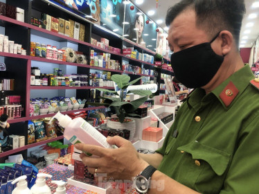 TPHCM phát hiện chuỗi cửa hàng mỹ phẩm nghi giả, nhái