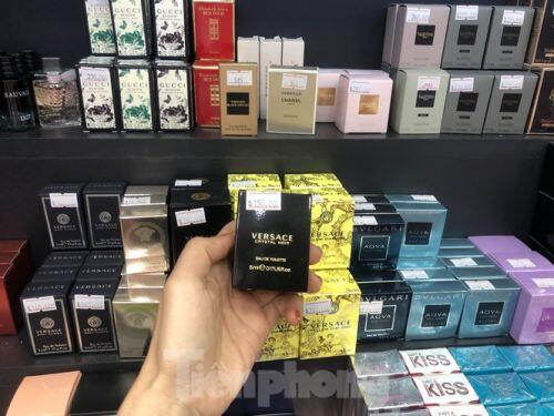 TPHCM phát hiện chuỗi cửa hàng mỹ phẩm nghi giả, nhái