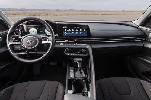 Hyundai Elantra 2021 ra mắt: ‘Lột xác’, siêu tiết kiệm xăng, đe dọa Mazda3, Toyota Corolla, Honda Civic