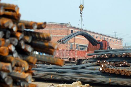 Giá vàng lao dốc, thép trở thành kênh trú ẩn mới của giới đầu tư