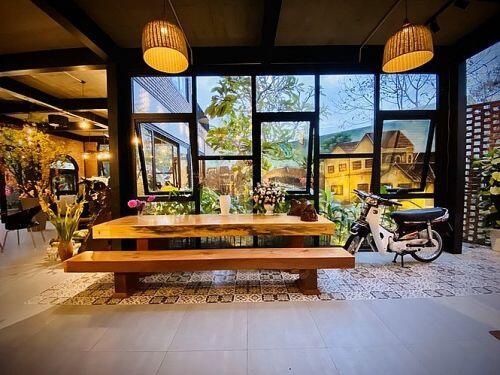 Ngôi nhà kết hợp quán cafe đẹp lạ nhờ nghệ thuật xếp gạch gây mê
