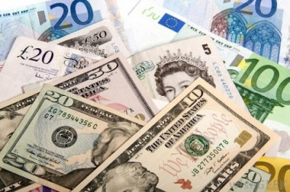 Đô la lên giá khi đại dịch Covid-19 đẩy nhu cầu tiền mặt toàn cầu tăng