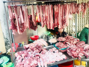Giá heo hơi ngày 24.3: Giảm cao nhất 5.000 đồng/kg