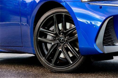 Cận cảnh Lexus IS Black Line Special: Giới hạn 150 chiếc, giá hơn 1 tỷ đồng