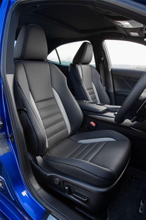 Cận cảnh Lexus IS Black Line Special: Giới hạn 150 chiếc, giá hơn 1 tỷ đồng