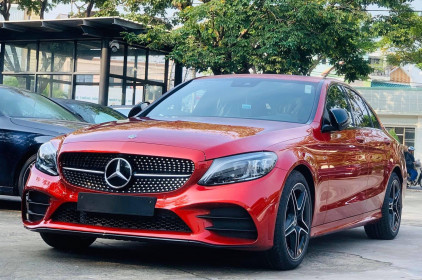 Mercedes-Benz C-Class giảm giá hơn 200 triệu đồng