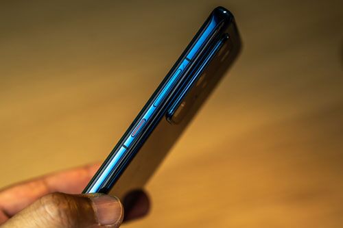 Cận cảnh Huawei P40 vừa trình làng với giá 20,54 triệu