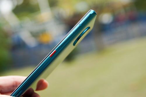 Smartphone chống nước, chip S865, RAM 8 GB, pin 4.700 mAh, quay video 8K, giá 12,59 triệu