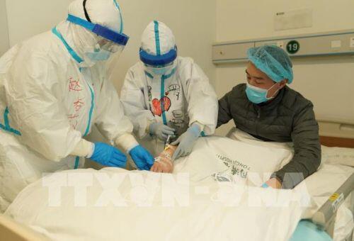 Báo Anh hoài nghi khi thấy hàng nghìn lọ tro cốt chất tại nhà tang lễ Vũ Hán