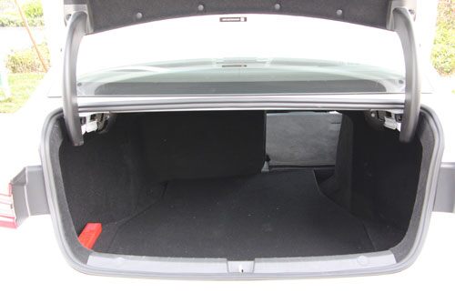 Cận cảnh xe sedan giá gần 250 triệu đồng