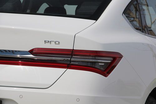 Cận cảnh xe sedan giá gần 250 triệu đồng