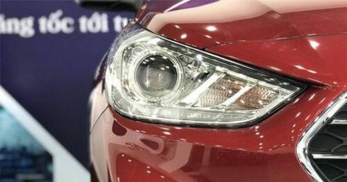 Chọn mua Mitsubishi Attrage CVT hay Hyundai Accent AT đặc biệt?