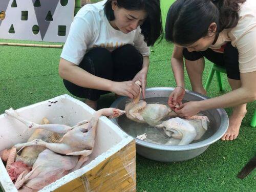 Dân chung cư nhộn nhịp mua bán online, ngồi nhà kiếm tiền triệu mỗi ngày