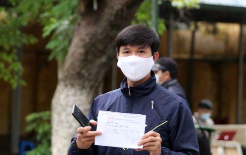 Hà Nội bắt đầu xét nghiệm nhanh COVID-19 quanh ổ dịch Bệnh viện Bạch Mai
