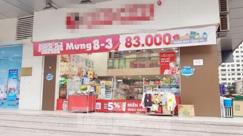 Chung cư vạn dân Hà Nội 'không bóng người' ngày đầu cách ly toàn xã hội