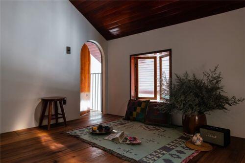 Nhà ở kết hợp với studio áo cưới được bố trí hợp lý