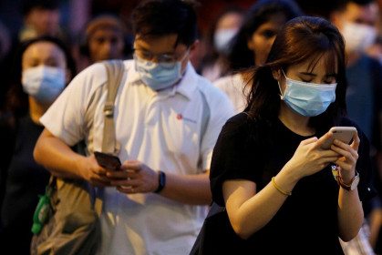 Dịch Covid-19: Ngày nhiễm kỷ lục ở Singapore, ông Hun Sen mua 10 triệu khẩu trang