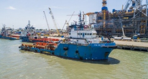 Giá dầu giảm, khai thác dầu khí vẫn tăng 10%