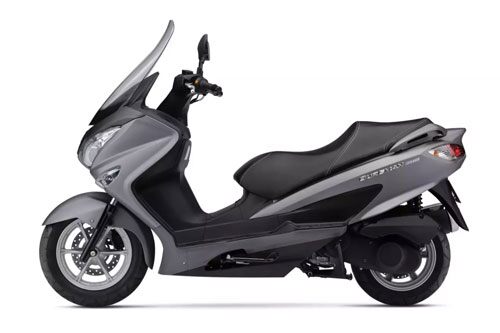 Xe ga 200 phân khối, phanh ABS, giá cao hơn Honda SH