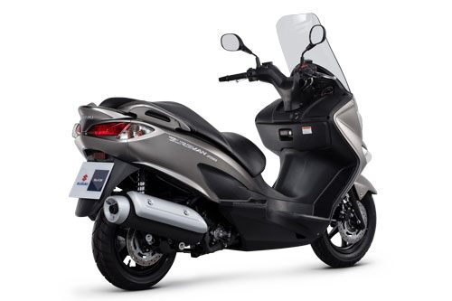 Xe ga 200 phân khối, phanh ABS, giá cao hơn Honda SH