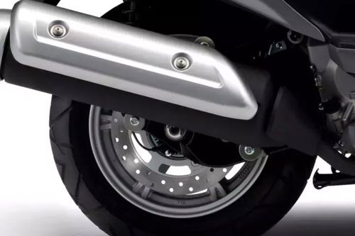 Xe ga 200 phân khối, phanh ABS, giá cao hơn Honda SH
