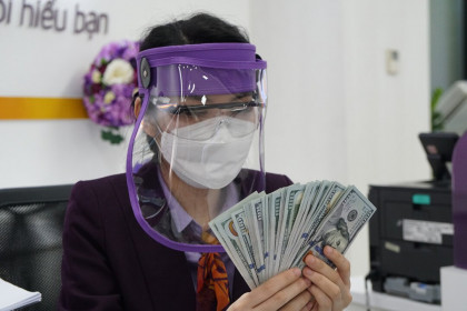 Giá ngoại tệ ngày 11.4: USD tiếp tục lao dốc