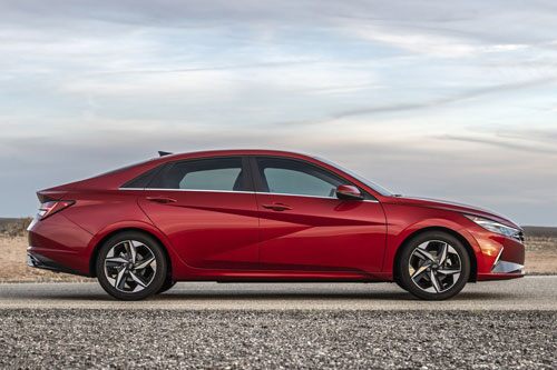 Hyundai Elantra 2021 chốt giá gần 300 triệu, 'đe nẹt' mazda 3, Honda Civic