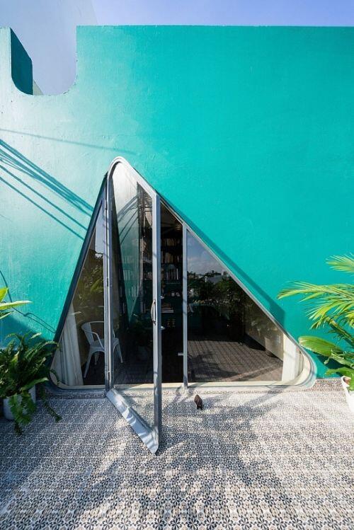 Ngôi nhà 20 năm tuổi trên mảnh đất hình tam giác