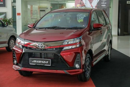 Toyota Avanza cho Mitsubishi Xpander ‘ngửi khói’