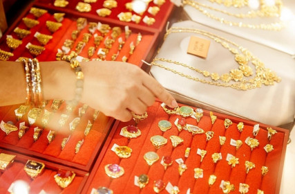 Thị trường vàng 23/4: Bật tăng với kỳ vọng dài hạn tích cực