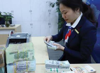 Những khoản lợi nhuận trừ lùi theo đà giảm lãi suất