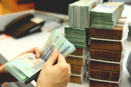 Ngân hàng rút tiền mạnh