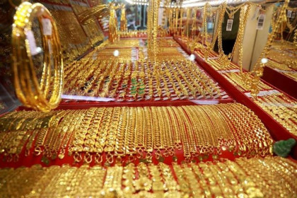 Thị trường vàng 24/4: Điều chỉnh giảm nhưng triển vọng sáng nhờ hưởng lợi từ Fed