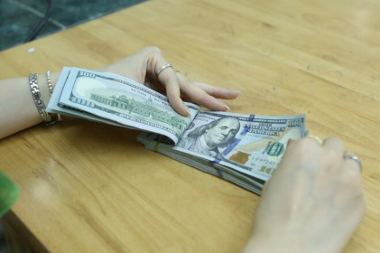 Tỷ giá ngày 24/4: Tăng giá khi thị trường lo cầu vượt cung