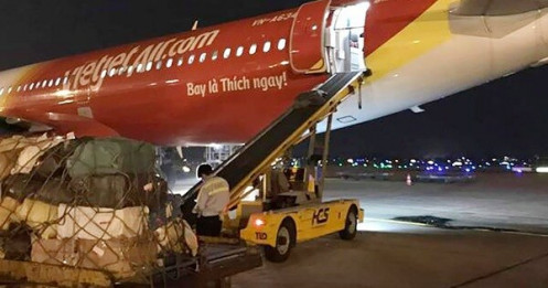 Vietjet hỗ trợ hành khách ảnh hưởng COVID-19 thế nào?