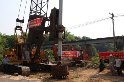 Khởi công dự án đường sắt 7.000 tỉ đồng, rút ngắn thời gian chạy tàu